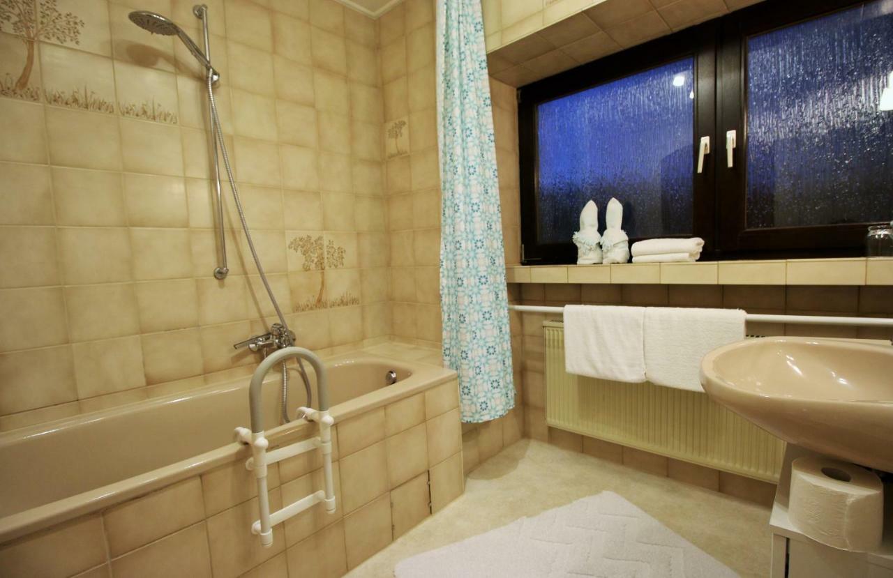 Gaestehaus Koen - Fewo Farfalle เซลทิงเงน-อาคทิก ภายนอก รูปภาพ